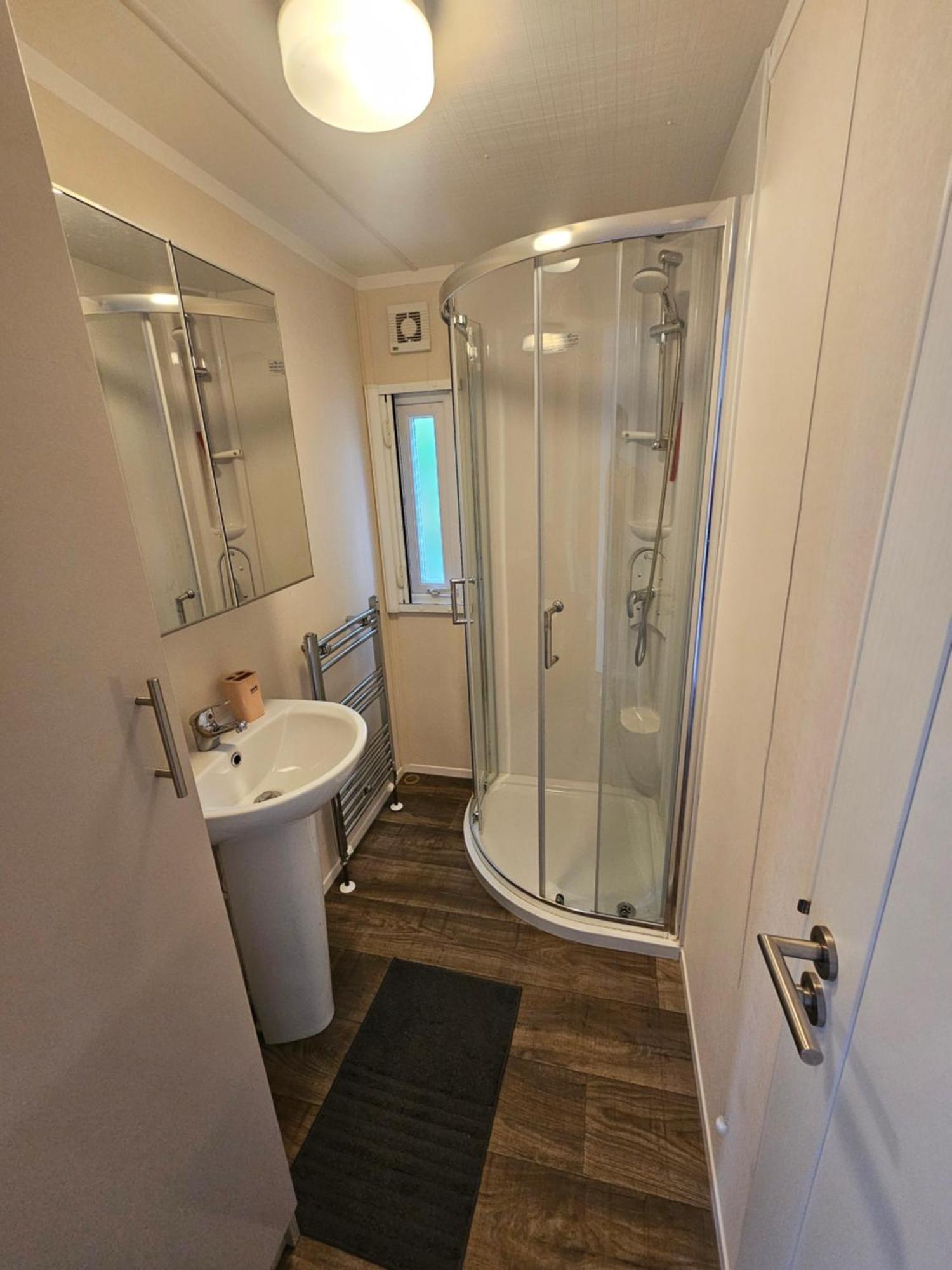Luxe 4 Persoons Chalet Op 5 Sterren Camping Raalte Eksteriør billede