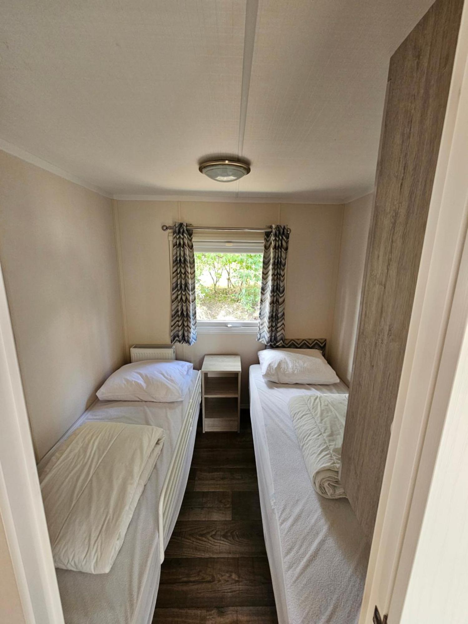Luxe 4 Persoons Chalet Op 5 Sterren Camping Raalte Eksteriør billede