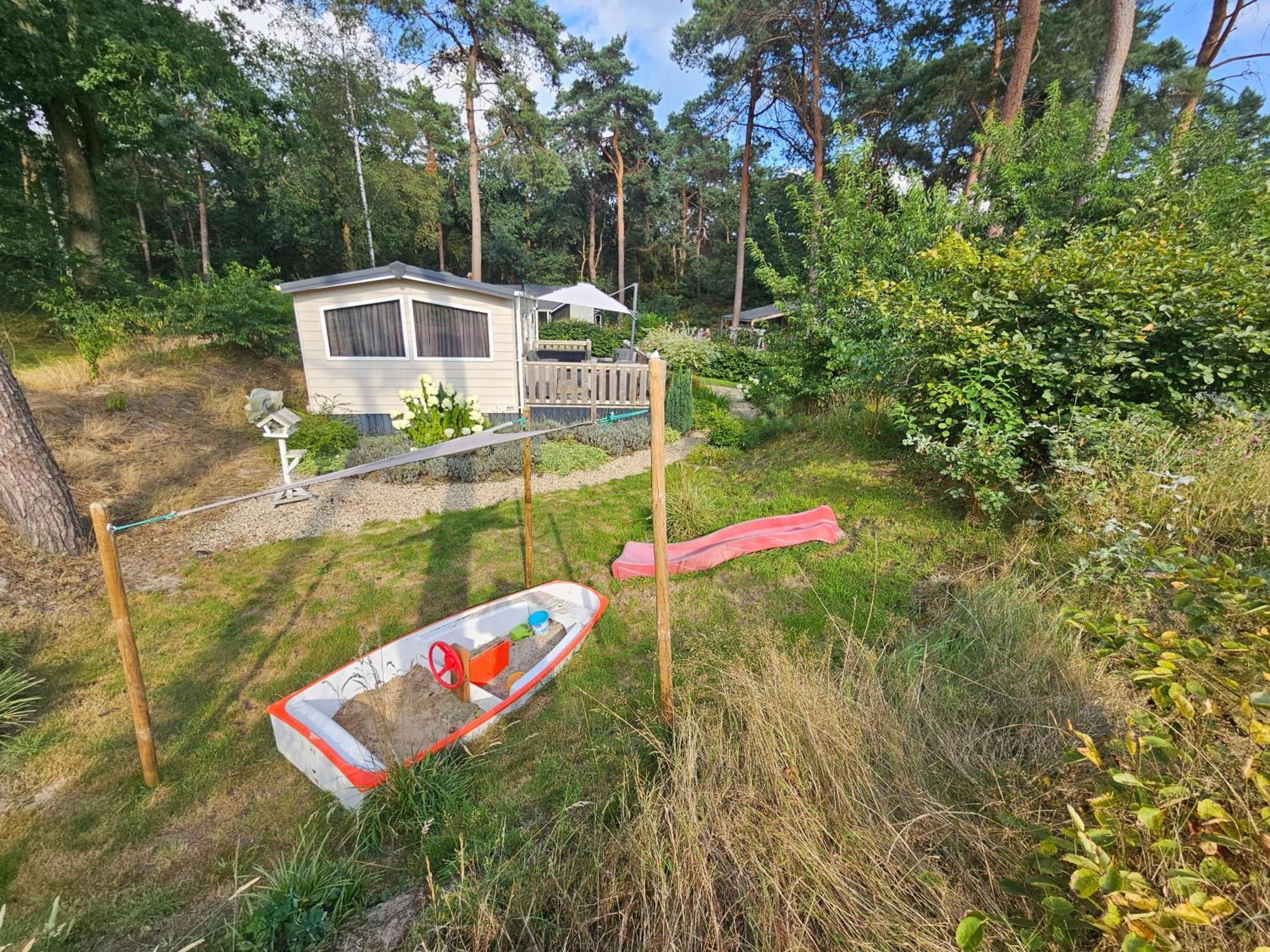 Luxe 4 Persoons Chalet Op 5 Sterren Camping Raalte Eksteriør billede